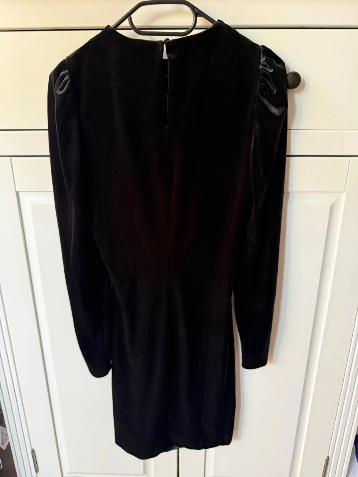 Vestido preto em veludo drapeado Mango Tamanho 36 – photo 2